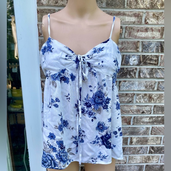 American Eagle Outfitters White & Blue Floral Babydoll Camisole Top W/ Tie Front - Picture 2 of 11